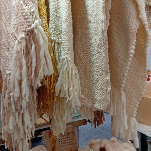 Prendas tejidas en telar